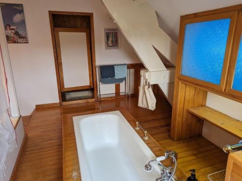 Chambre calme avec Wifi et parking securise, proche naturaleza - FR-1-590-501 Hotel in Centre-Val de Loire
