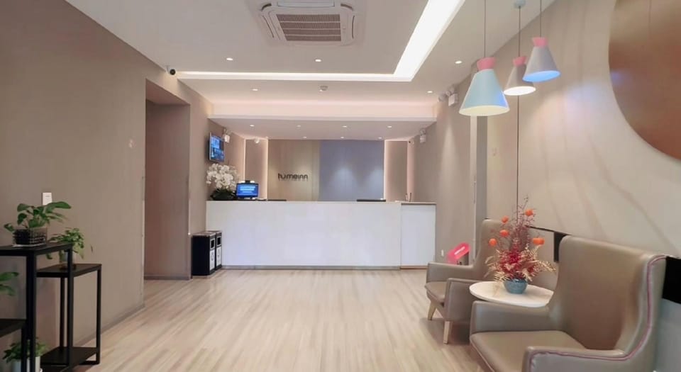 Home Inn Neo Xi'an Bell Tower Provincial Stadium Metro Station Airport Bus Hotel in Xian