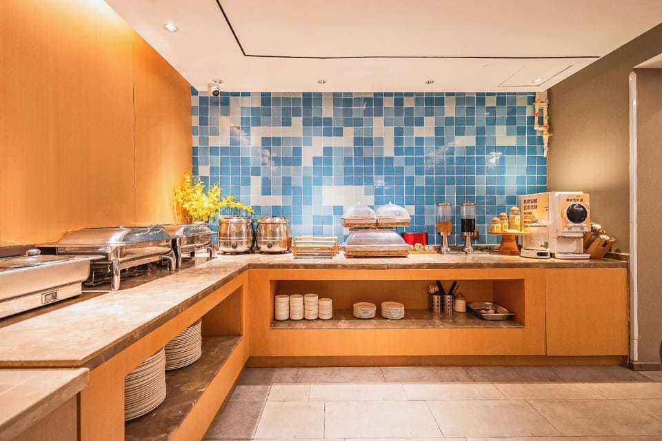Home Inn Neo Xi'an Xijing Hospital Hujiamiao Metro Station Hotel in Xian