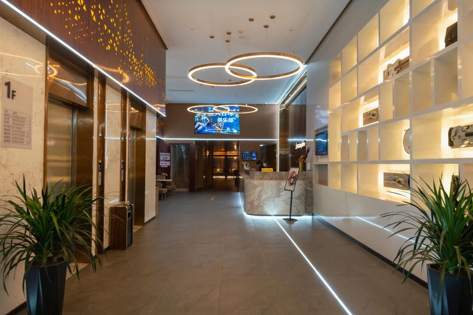 Home Inn Neo Qingdao Licun Metro Station Pedestrian Street Hotel in Qingdao