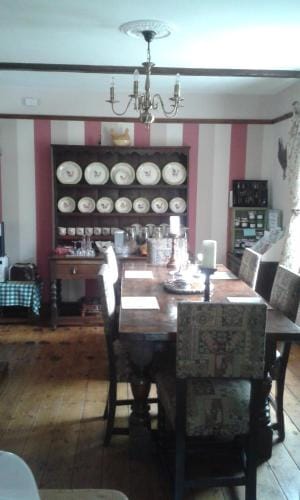 Meadow Farm Cottage Hotel in South Norfolk District