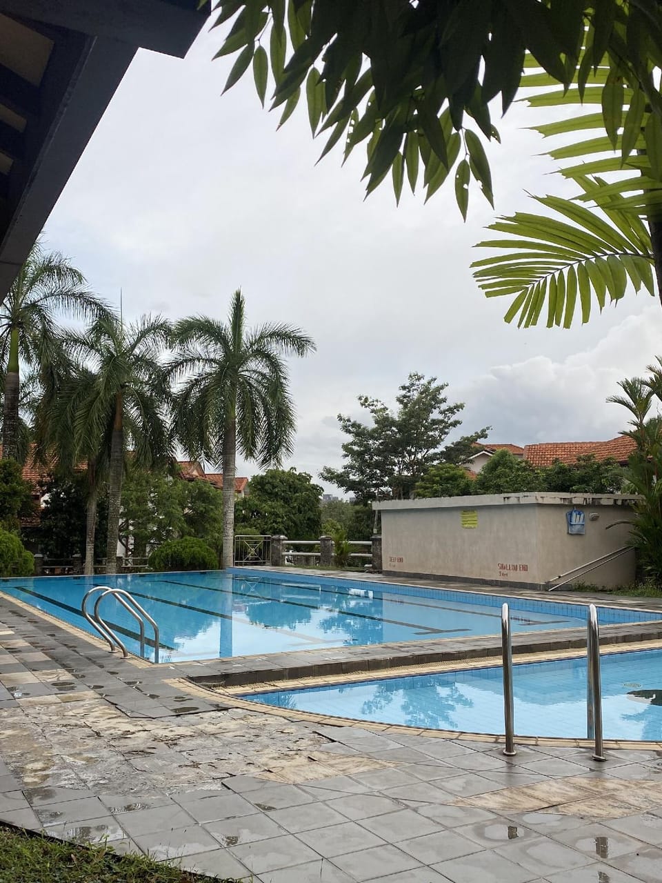 428/89 Hotel in Western Province