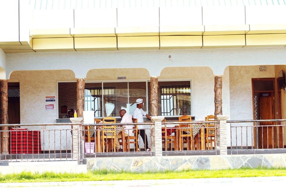 Briston Hotel - Serengeti Hotel in Tanzania