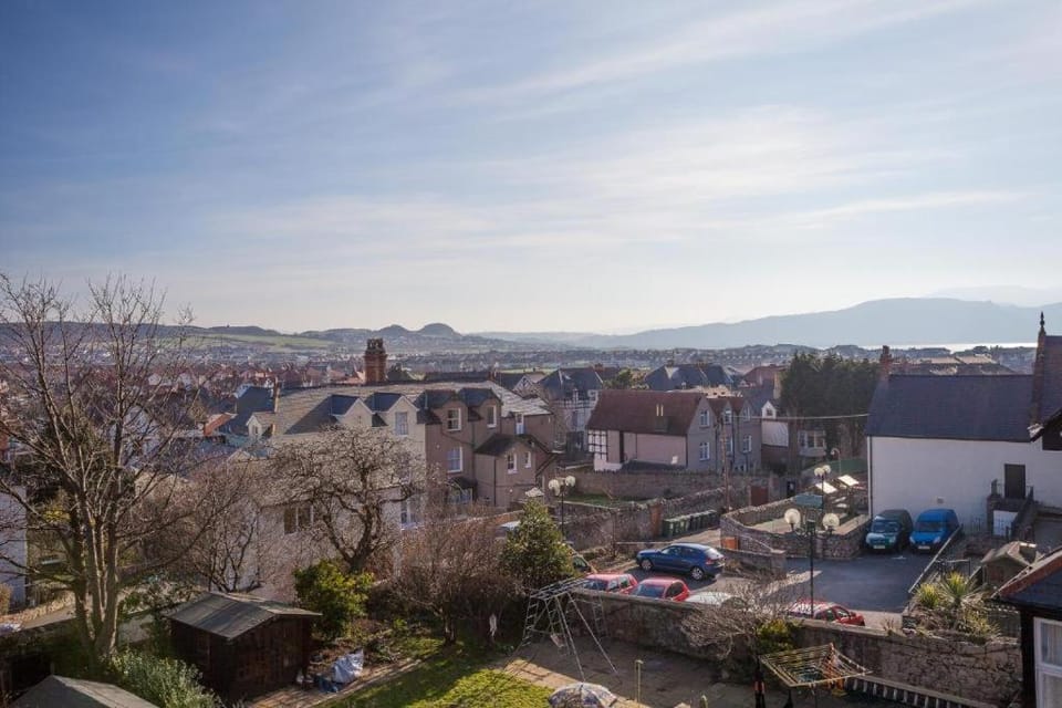 Ormes Hey Apartments Hotel in Llandudno