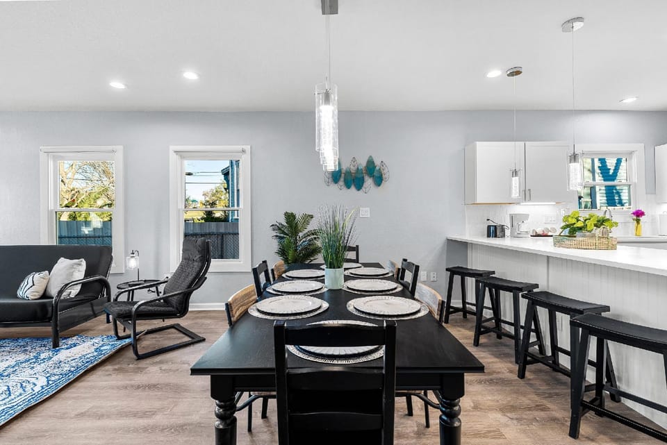Inviting 4br/2.5ba Downtown Home With Ample Space! Hotel in San Antonio