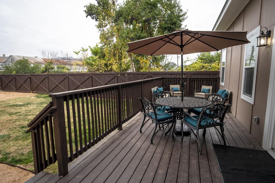 Brand NEW Large Impressive House Near Downtown! Hotel in San Antonio