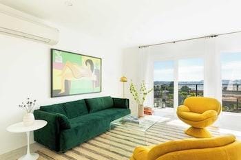 Avalon II by Avantstay Chic & Stylish San Diego Condo w/ Vibrant Interiors Hotel in Point Loma
