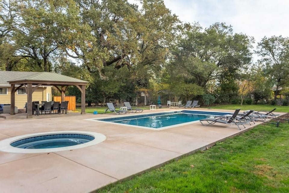 Wildflower by Avantstay Gorgeous Wine Country Home w/ Pool, Bocce Ball Court & Huge Yard! Hotel in Boyes Hot Springs