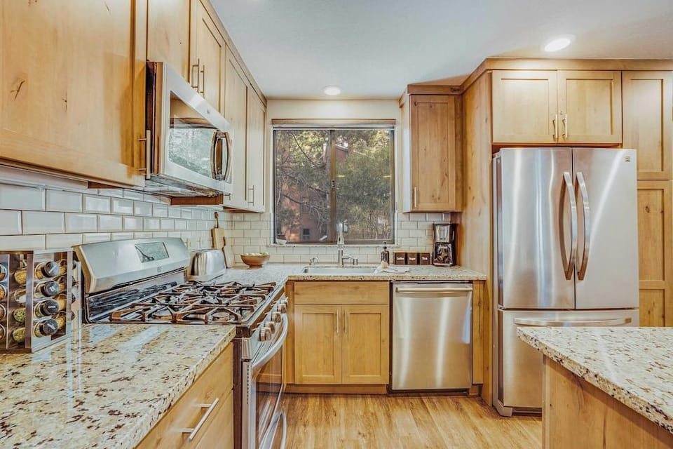 Arroyo by Avantstay Peaceful Mountain Townhouse w/ Large Private Balcony Hotel in Northstar Drive