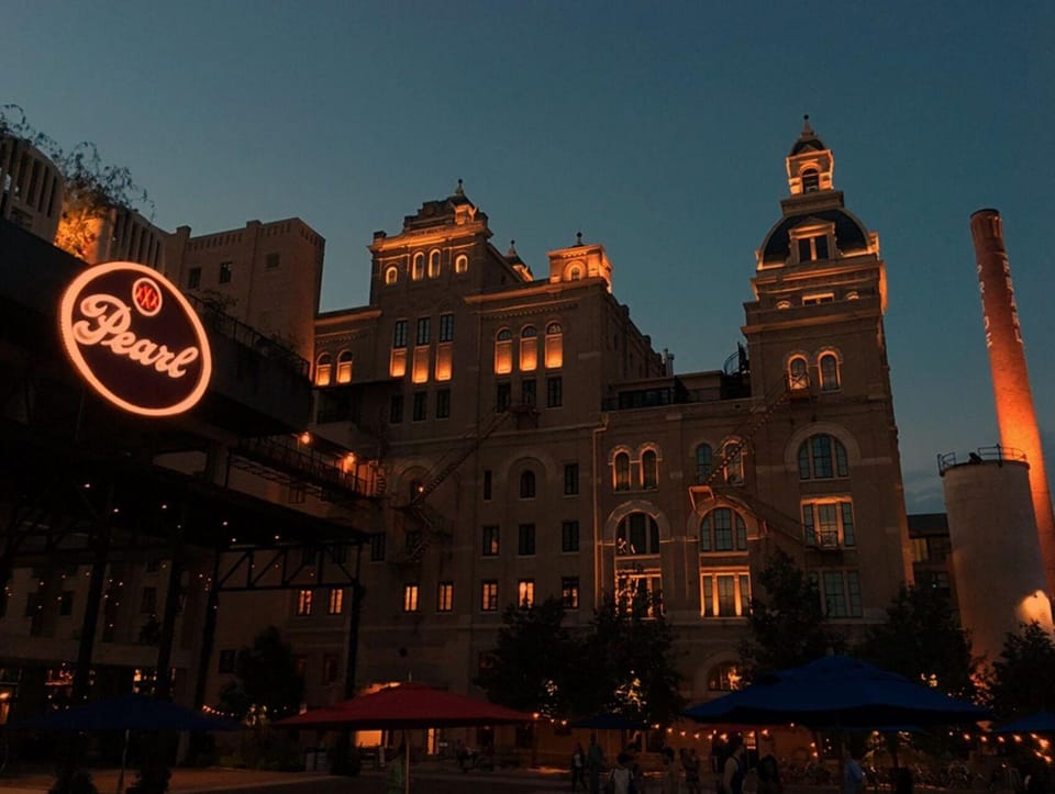 Your Dream Stay 4br/2ba Near Downtown & Riverwalk Hotel in San Antonio
