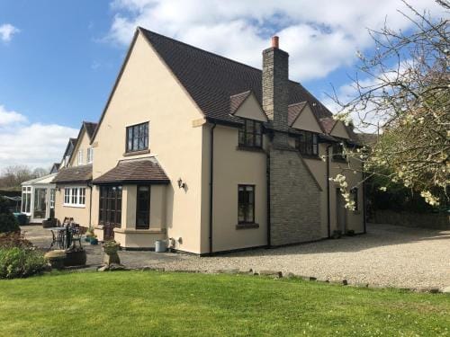 Sayang House Hotel in Wales