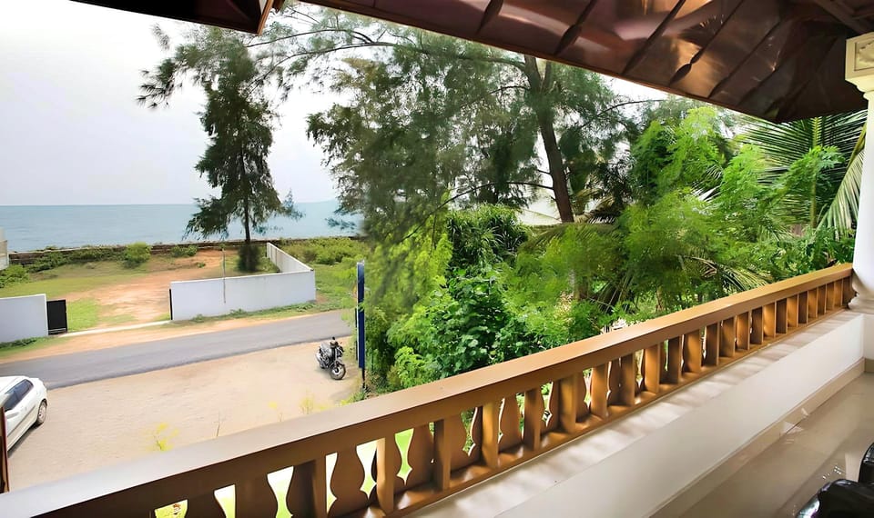 Seaflare Beach Resort & Spa Hotel in Vypin