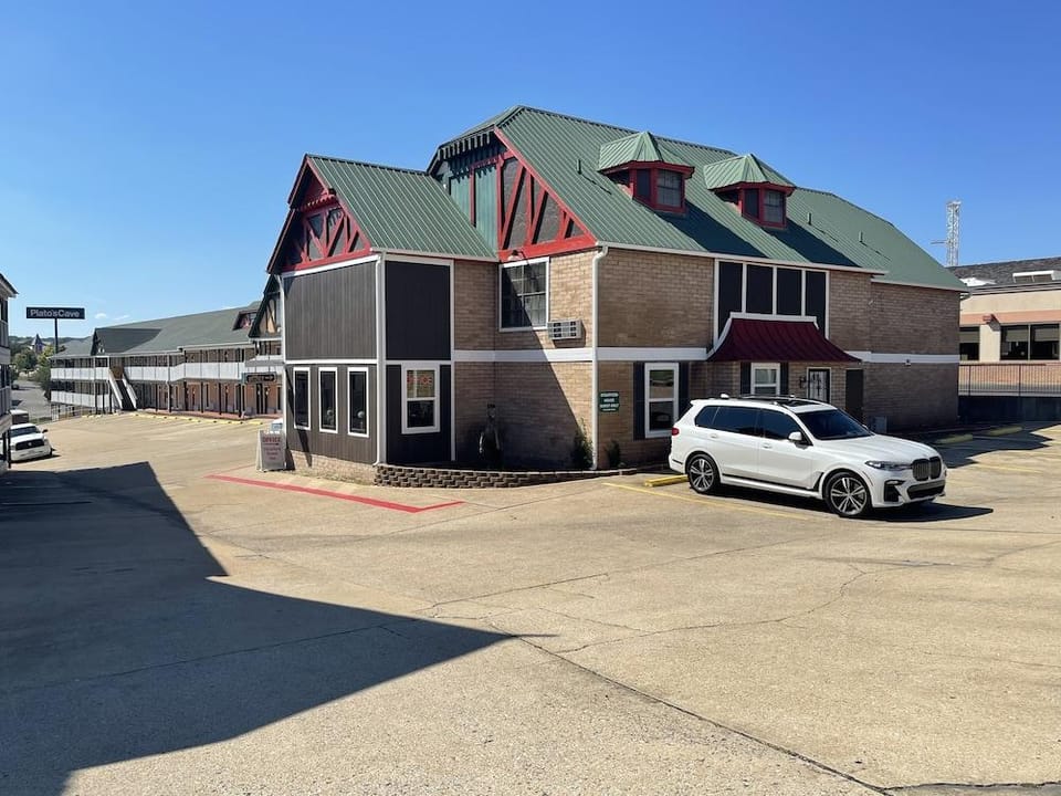 Stratford House Inn Branson Hotel in Branson
