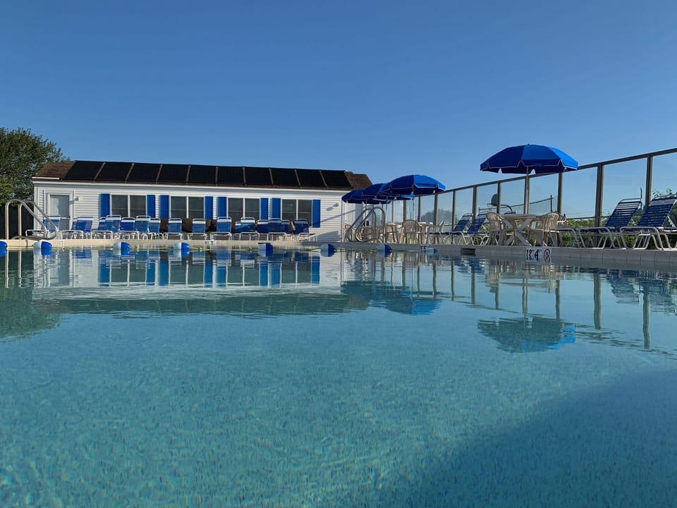 Lighthouse Inn Hotel in West Dennis