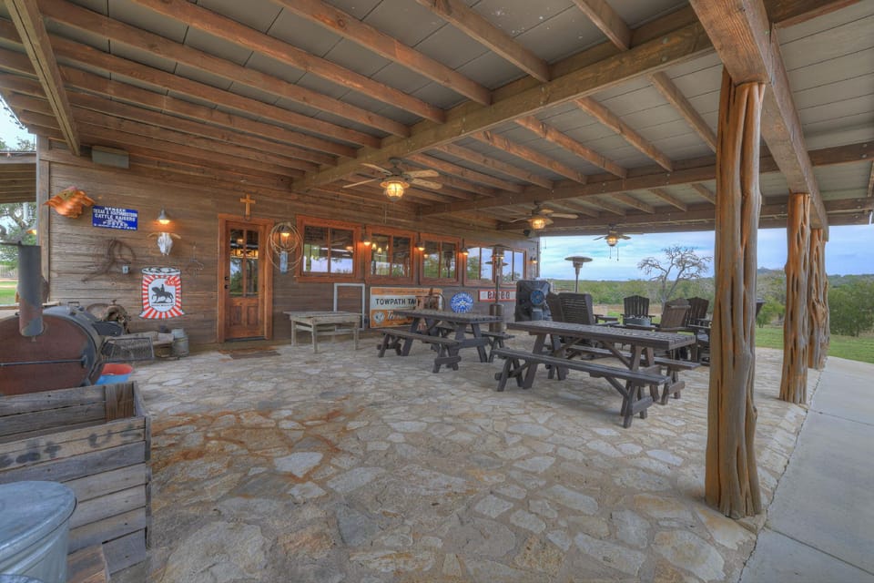 Sunset Valley Ranch Hotel in Rio Grande