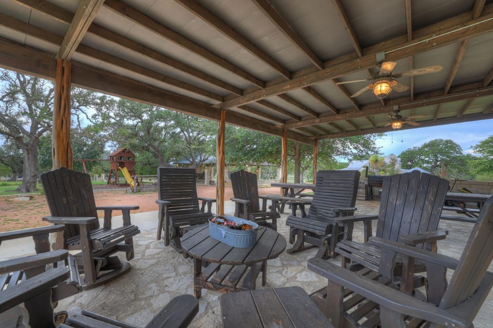 Sunset Valley Ranch Hotel in Rio Grande