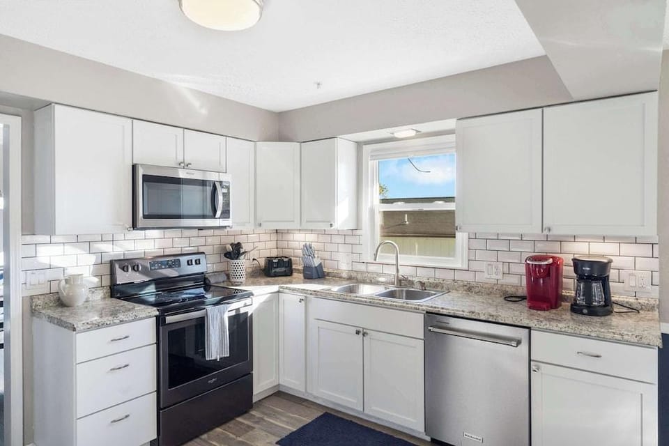Branson Downtown Beauty - 4 BDR Home Sleeps 15 Hotel in Hollister