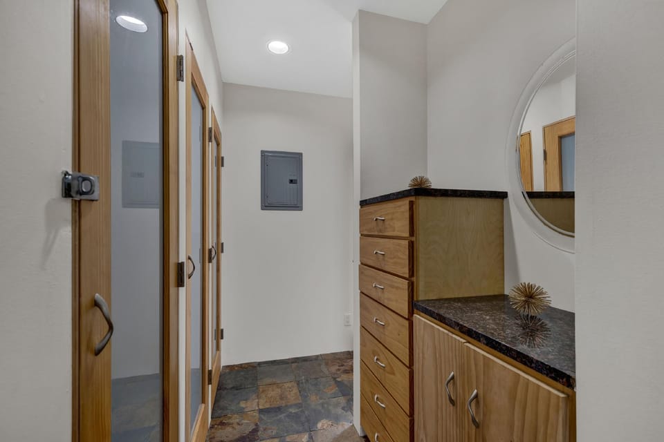 406 Combo Hotel in Fredericksburg