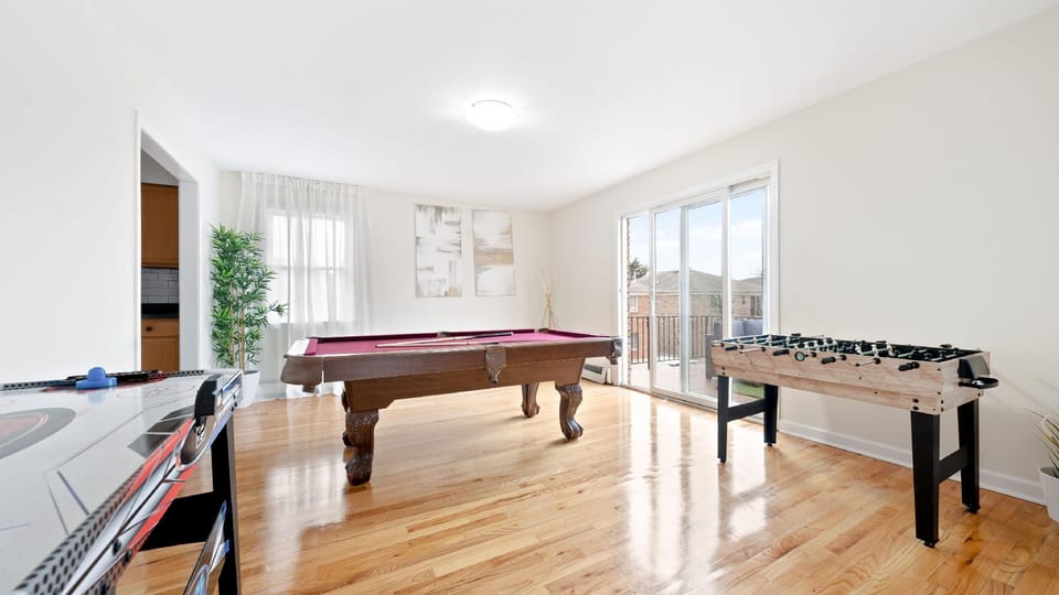 Modern Luxury Home w GameRoom & Parking Hotel in Yonkers