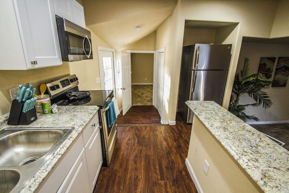 Remodeled Guest House Near Downtown/military Base Hotel in San Antonio
