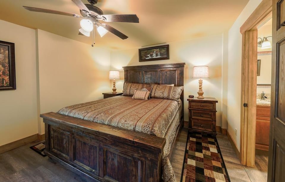 Lap of Luxury Hotel in Gatlinburg