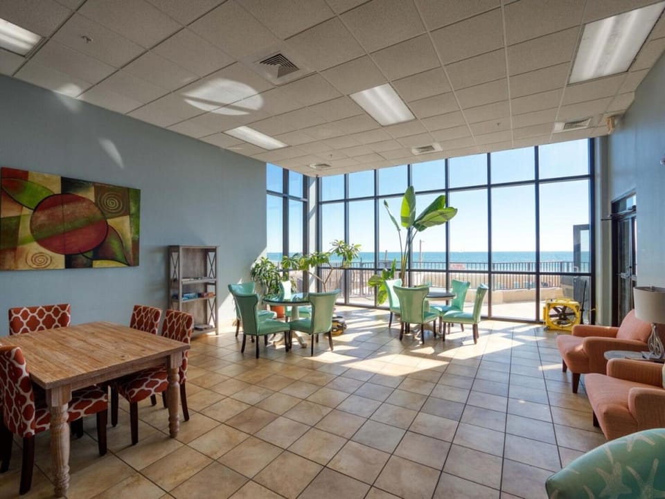 Phoenix II Beachfront Condos Hotel in Orange Beach
