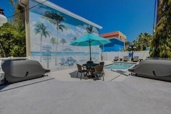 Lulu's Key House Leatherback 2/2 Downstairs Hotel in Siesta Beach