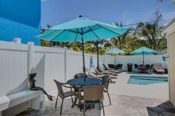 Lulu's Key House Leatherback 2/2 Downstairs Hotel in Siesta Beach
