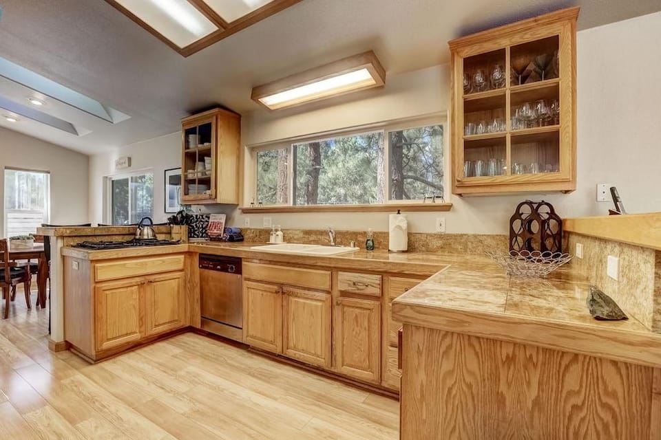 Montgomery Estates Bliss - Hot Tub, Pets, Family Fun! Hotel in South Lake Tahoe