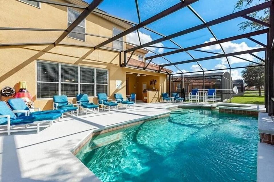 Lakeside Landing 6 Bedrooms Hotel in Kissimmee