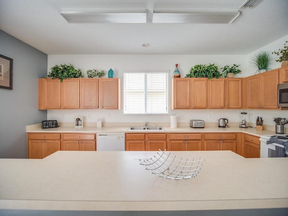 Disney Retreat 5 Bedrooms Hotel in Four Corners