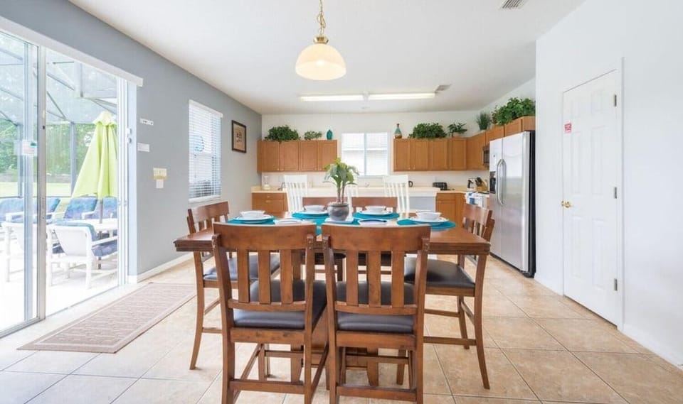 Disney Retreat 5 Bedrooms Hotel in Four Corners