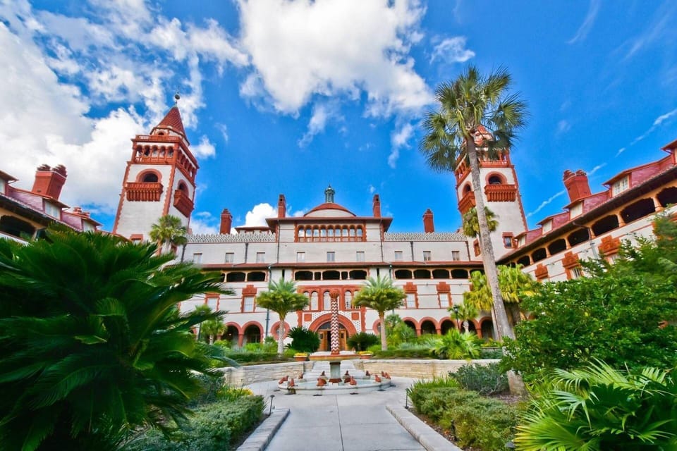 Gathering Shore Hotel in Florida