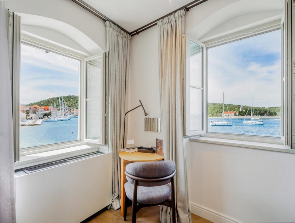 Marshal Hotel Heritage Hotel in Vis