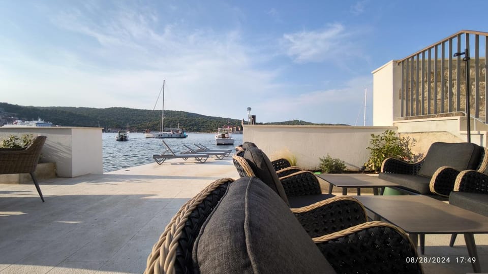 Marshal Hotel Heritage Hotel in Vis