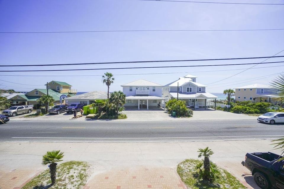 Summer Towne Cottages By Panhandle Getaways Hotel in Panama City Beach