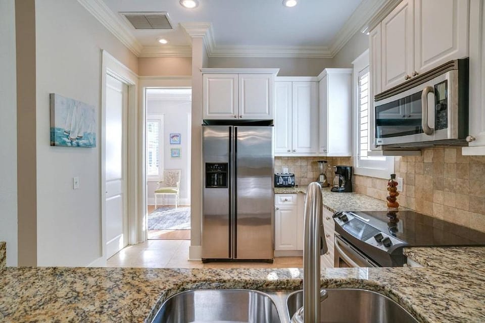 30A Beach House - Sunny Daze By Panhandle Getaways Hotel in Carillon Beach