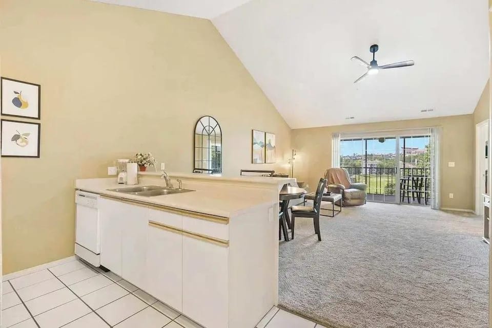 Spring Creek Escape - Balcony w/ Views Hotel in Branson