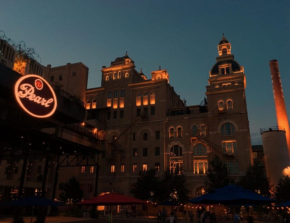 Cozy and Lovely 2BR 2BA Apt#a Near Lively Downtown Hotel in San Antonio