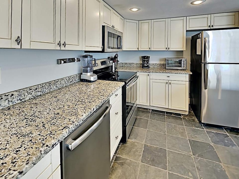 Regency Cabanas by Southern Vacation Rentals Hotel in Pensacola Beach