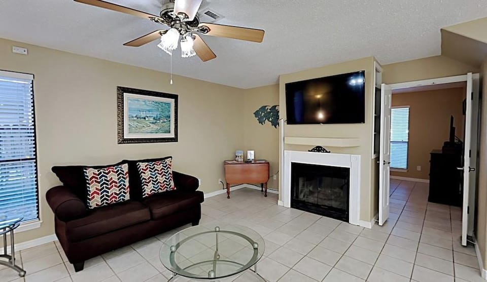 The Yellow House Hotel in Gulf Breeze