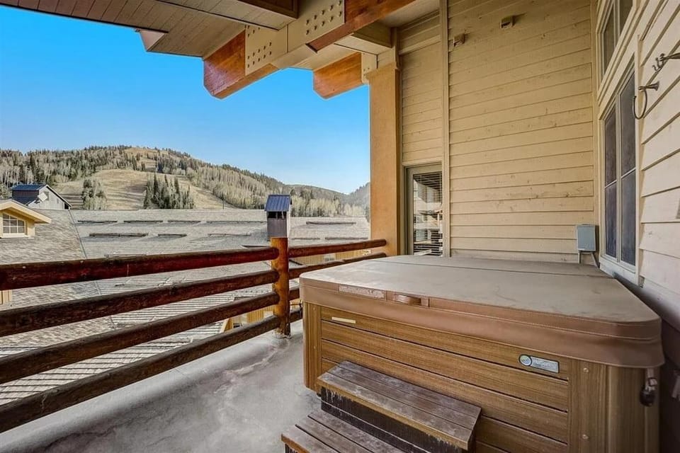 Mont Cervin #31 by Avantstay Luxury Ski in Ski out Home in Park City! Hotel in Deer Valley