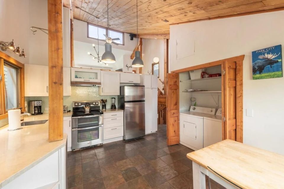 Norfolk Escape by Avantstay Location Location! 5 Mins to Town Lift & Old Town Hotel in Park City