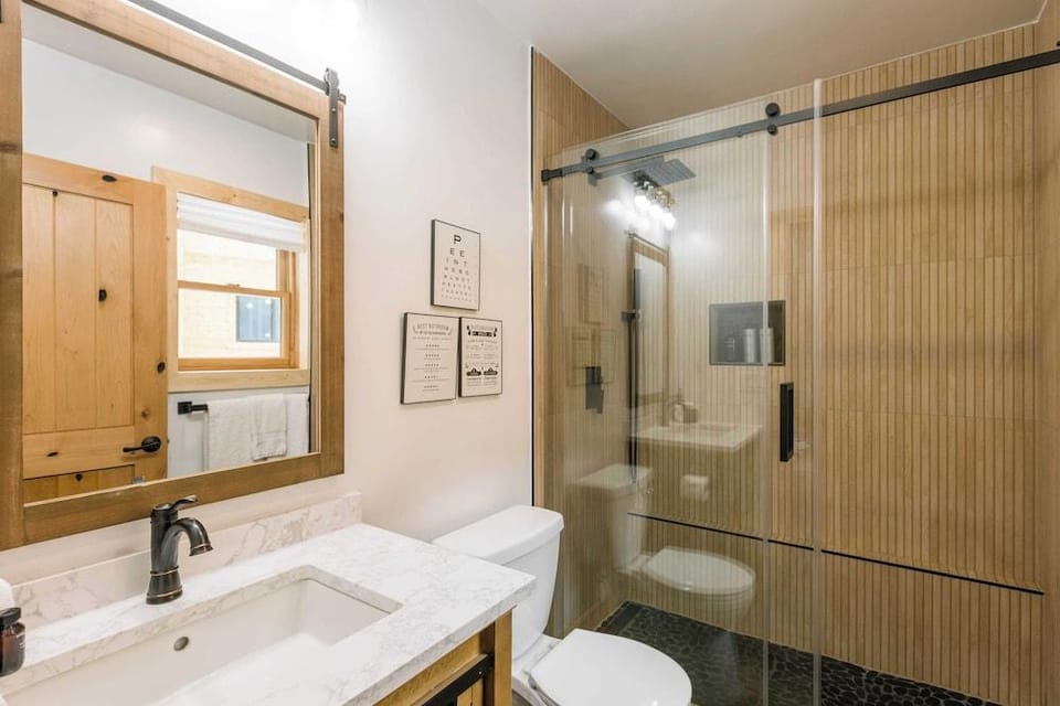 Coyote Moon by Avantstay Cabin W/sauna Mins From DT Truckee & Northstar Hotel in Truckee