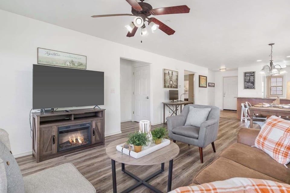 Retreat at Par Lane - Family Friendly Condo Hotel in Table Rock Lake