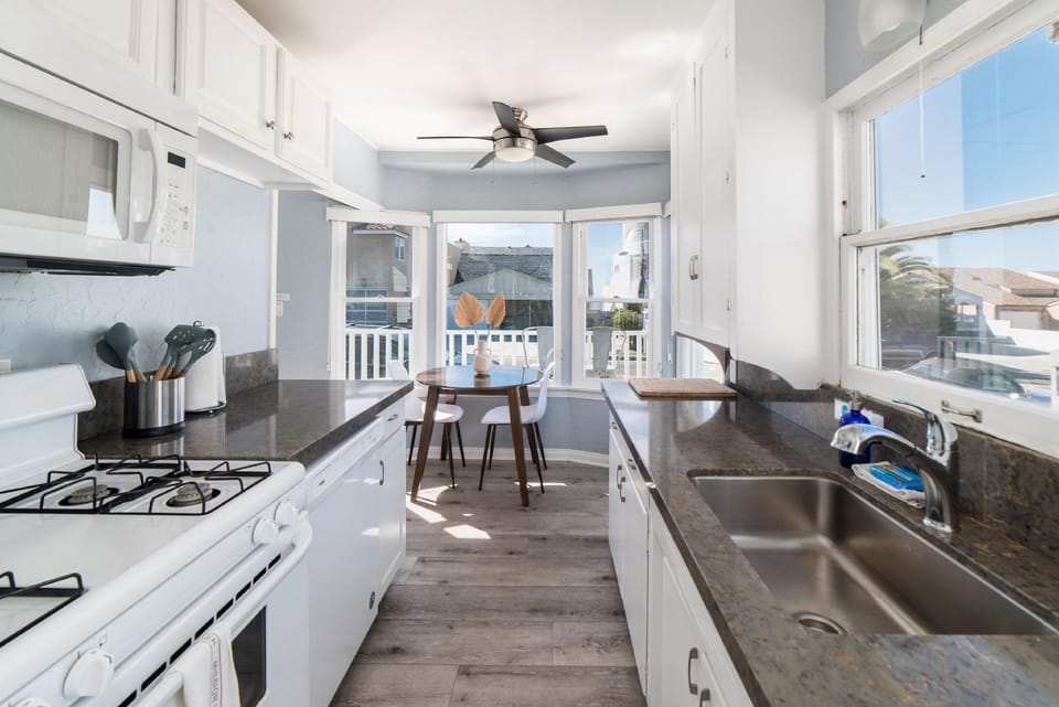 Pacific Bungalow Hotel in Oceanside