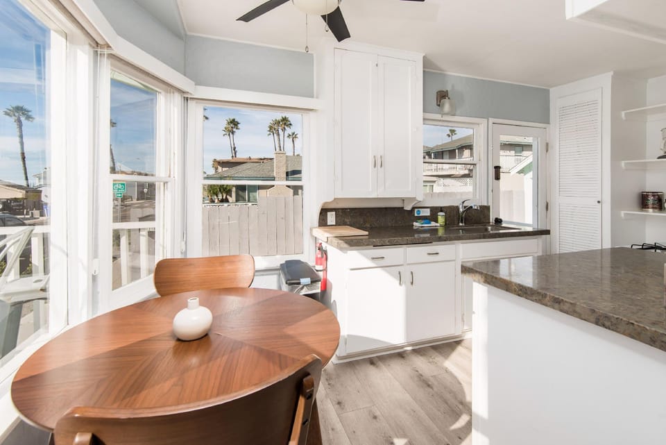 Pacific Bungalow Hotel in Oceanside
