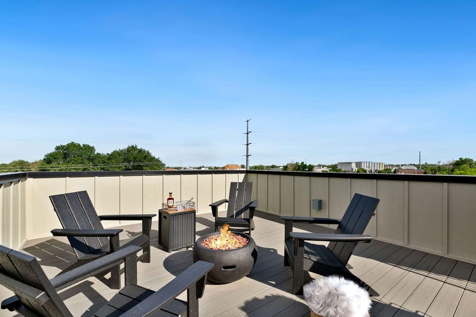 Coastal Chic Home near New Belgium & Old Town FC Hotel in Fort Collins