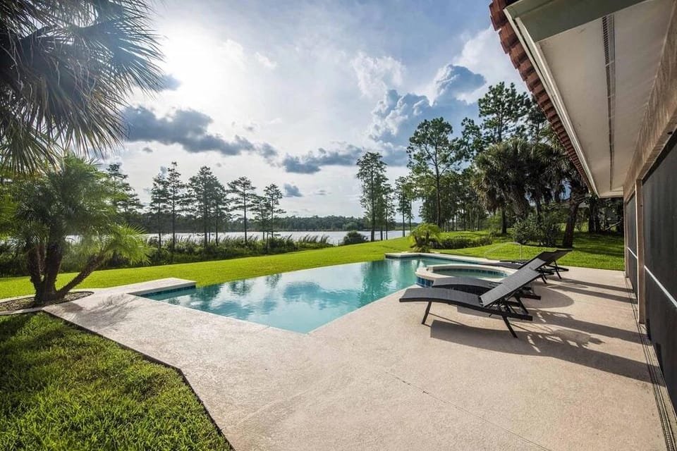 Swiss 101 - Lake Olsen Hotel in Groveland