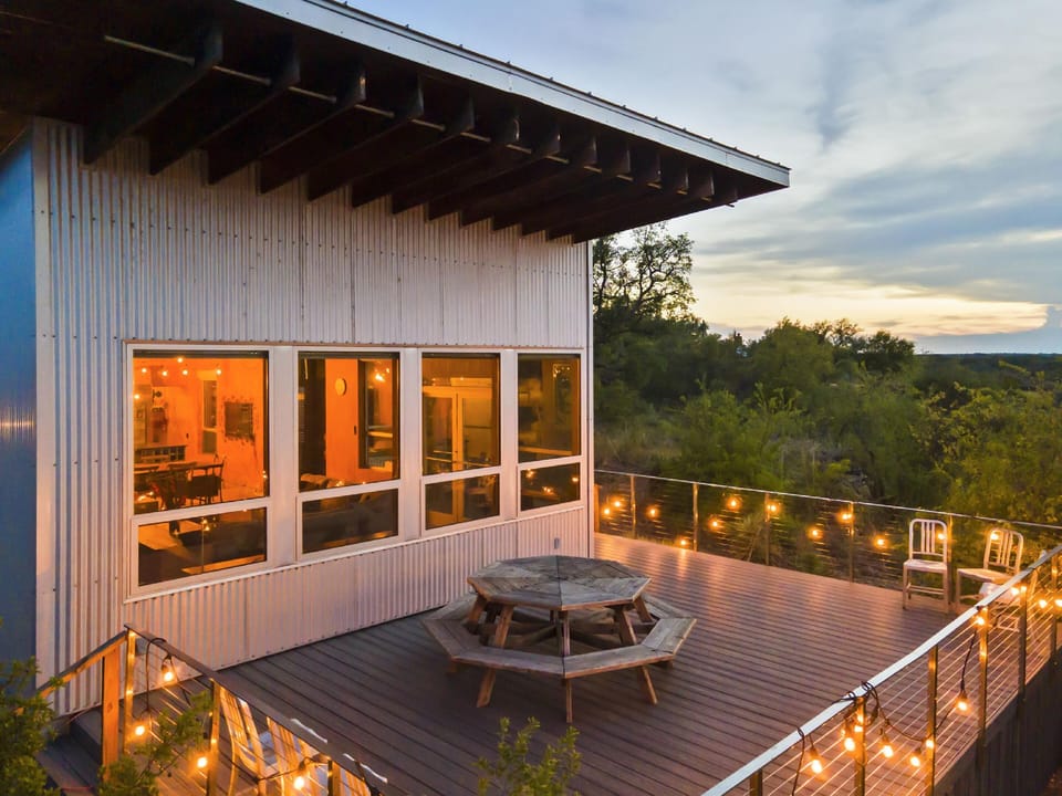 Lazo House - A Riverfront Retreat Hotel in Rio Grande